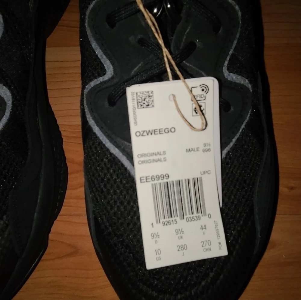 Adidas Ozweego 'Black Carbon'